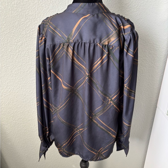 Banana Republic Charcoal and Bronze Checkered Blouse - Picture 2 of 3